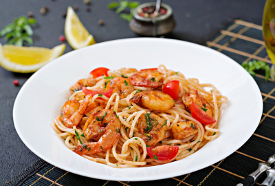 Fettuccine-Nudeln mit Garnelen